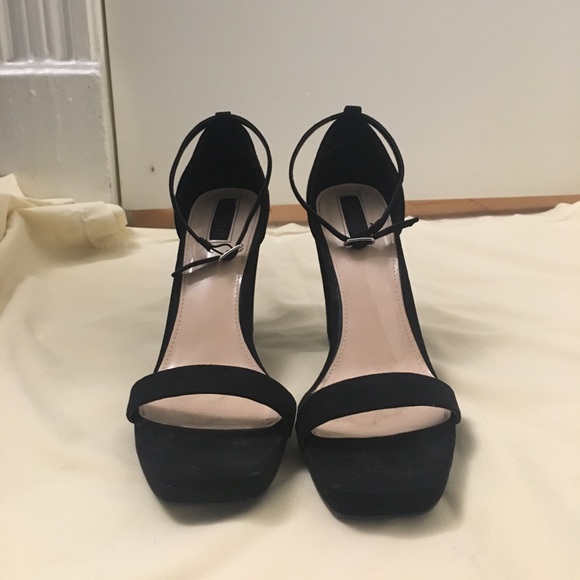 Black Sandal High Heels - Picture 3 of 3